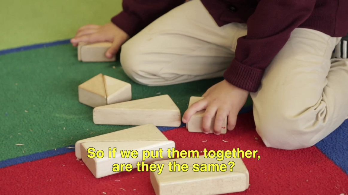 juego de bloques en el jardín de infancia con conceptos matemáticos